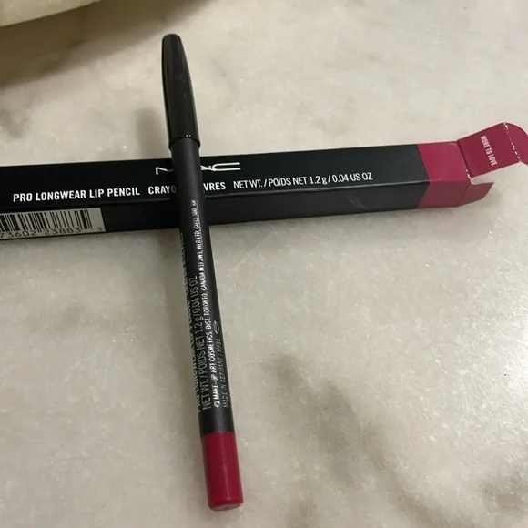 More To Love Color-lip liner - Picture 6 of 6